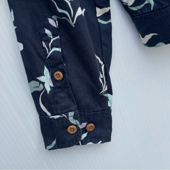 NEW! Duluth Trading Company Tencel floral print wrap top size medium - Picture 12 of 12